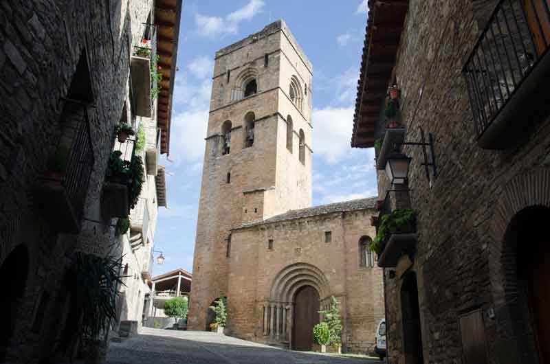 Huesca - Ainsa 14 - iglesia de Santa María.jpg